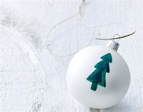 chanel kerstballen maken|Kerstballen versieren: 15 originele ideeën .